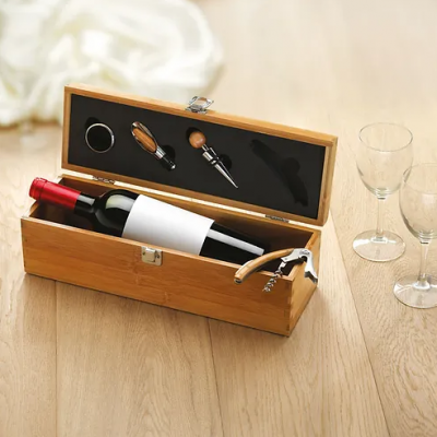 Wine set in bamboo gift box