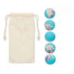 Effervescent bath bombs in cotton pouch