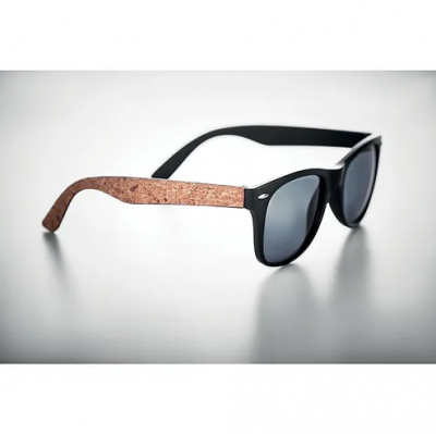 Sunglasses with cork arms
