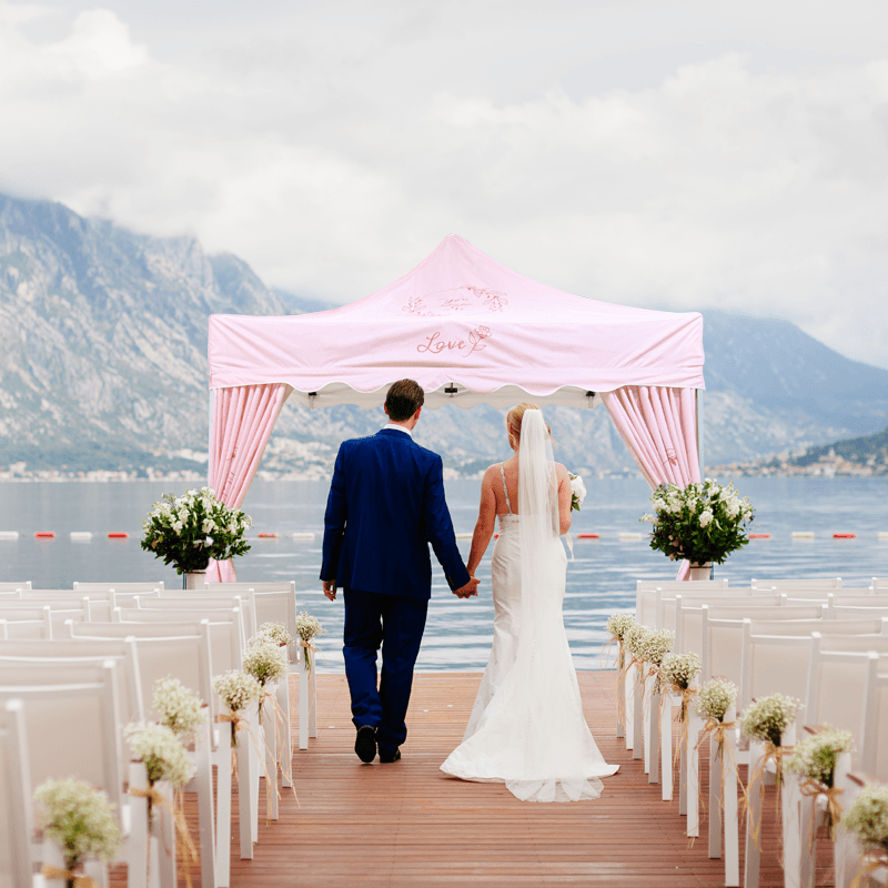 10x10 Tent with Scalloped Valances and Curtains